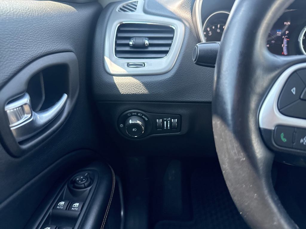 Thumbnail: 2021 Jeep Compass - 23