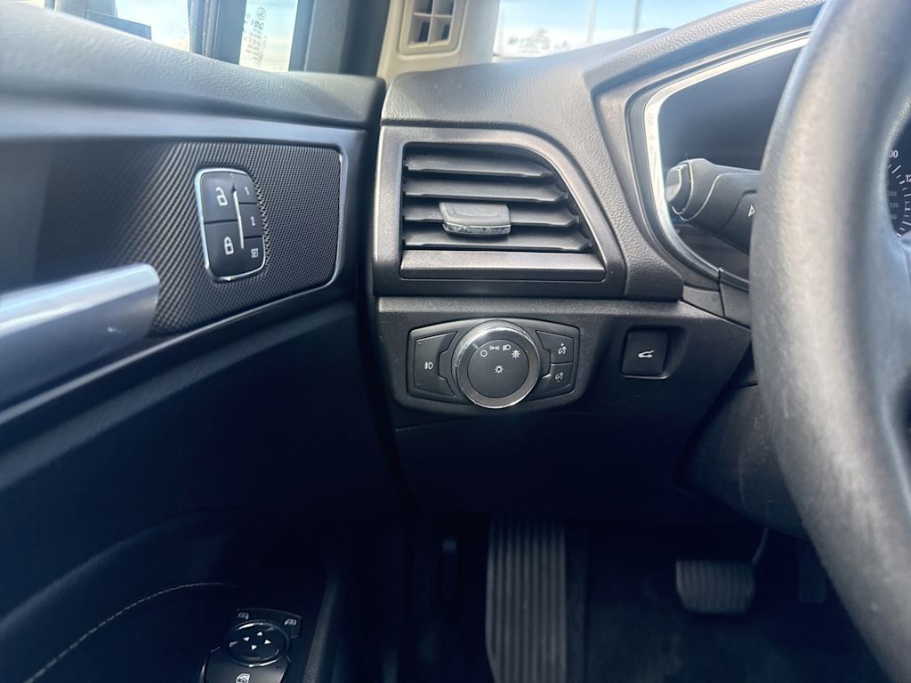Thumbnail: 2020 Ford Fusion - 25