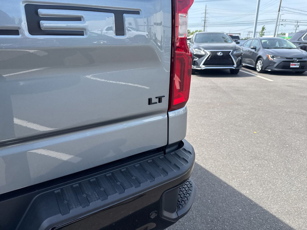 Thumbnail: 2023 Chevrolet Silverado 1500 - 20