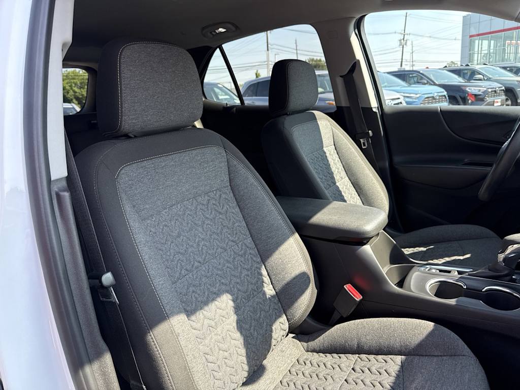 Thumbnail: 2023 Chevrolet Equinox - 10