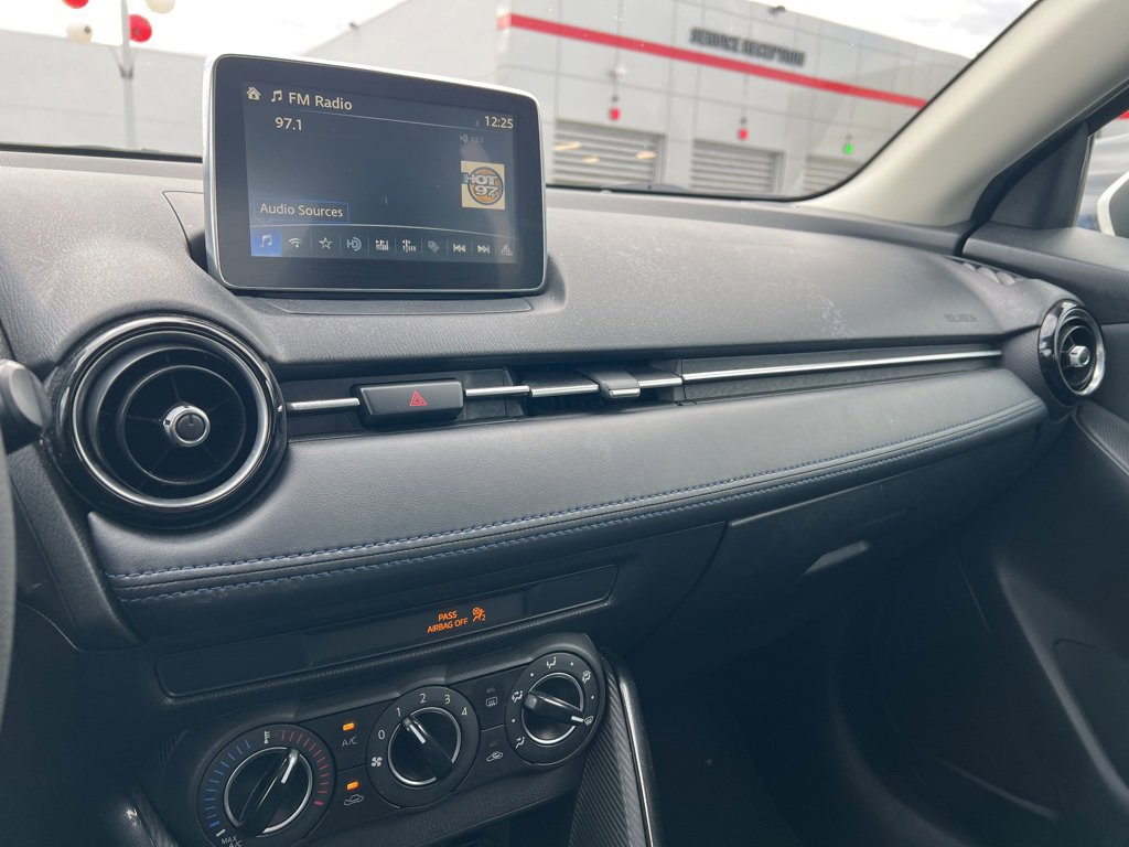 Thumbnail: 2018 Toyota Yaris iA - 9