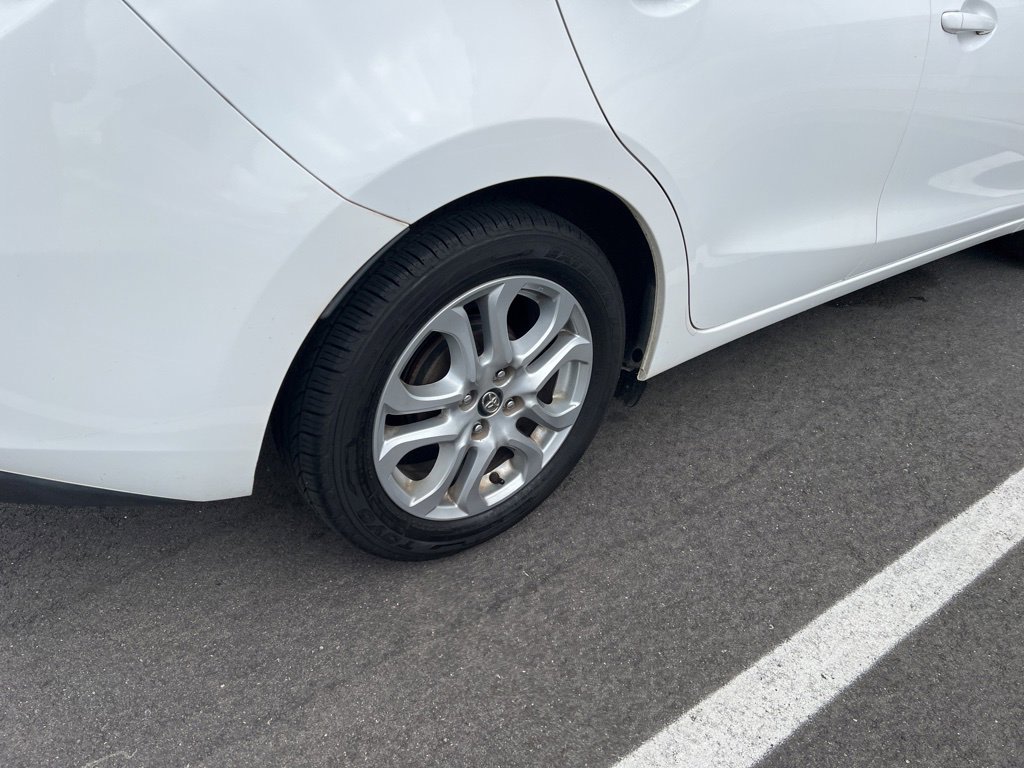 Thumbnail: 2018 Toyota Yaris iA - 10