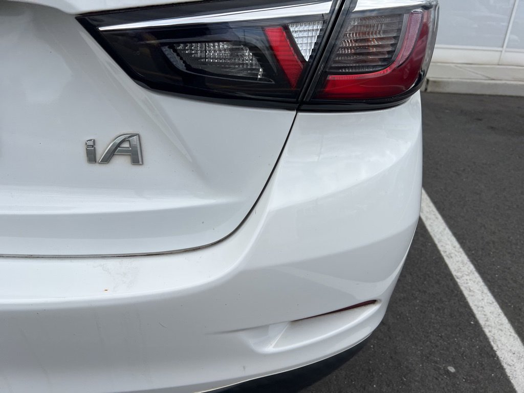 Thumbnail: 2018 Toyota Yaris iA - 11