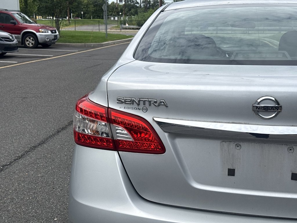 Thumbnail: 2015 Nissan Sentra - 17