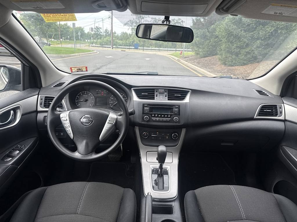 Thumbnail: 2015 Nissan Sentra - 11