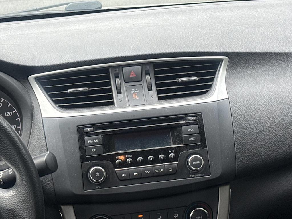Thumbnail: 2015 Nissan Sentra - 12