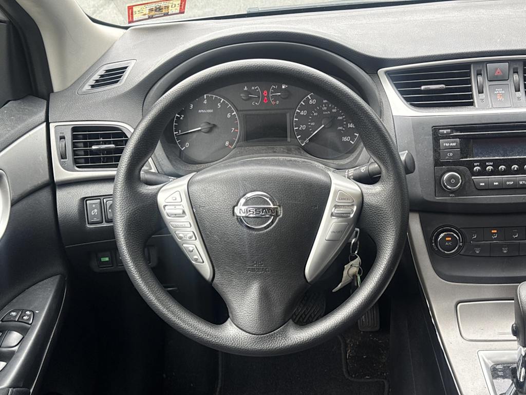 Thumbnail: 2015 Nissan Sentra - 10