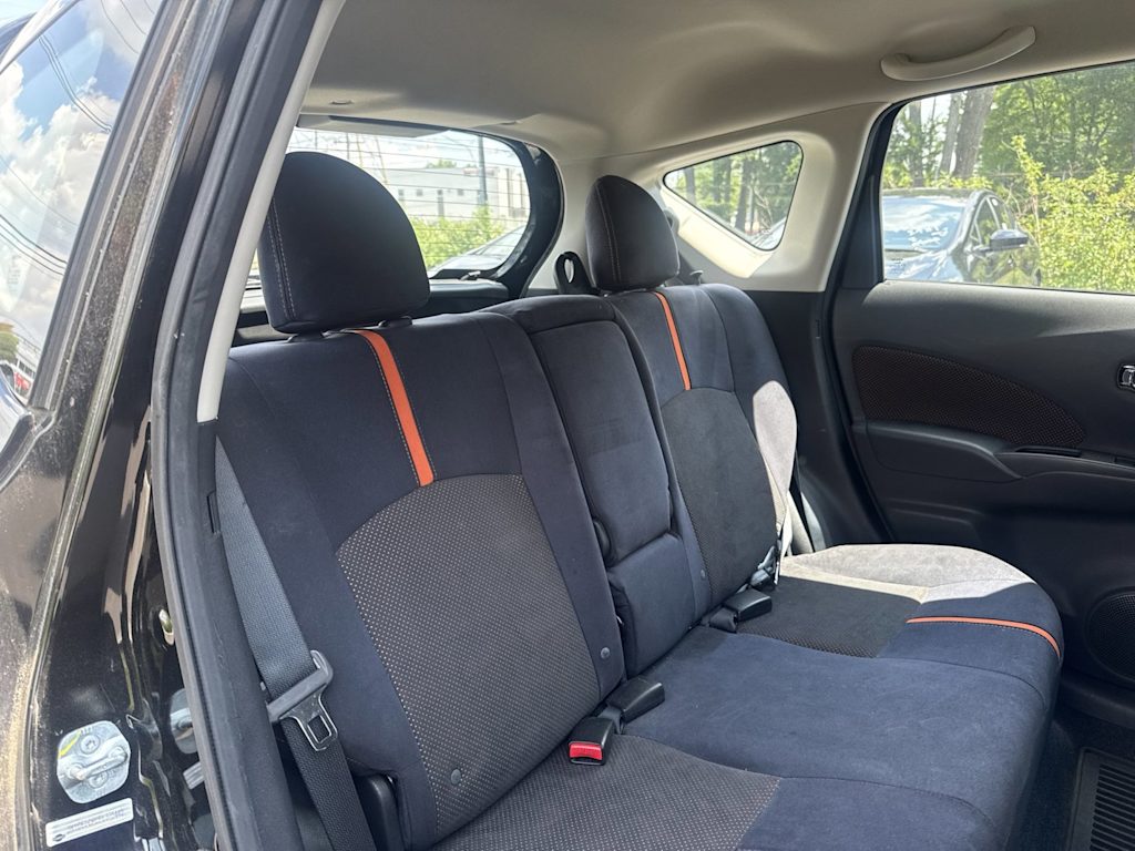 Thumbnail: 2015 Nissan Versa Note - 24
