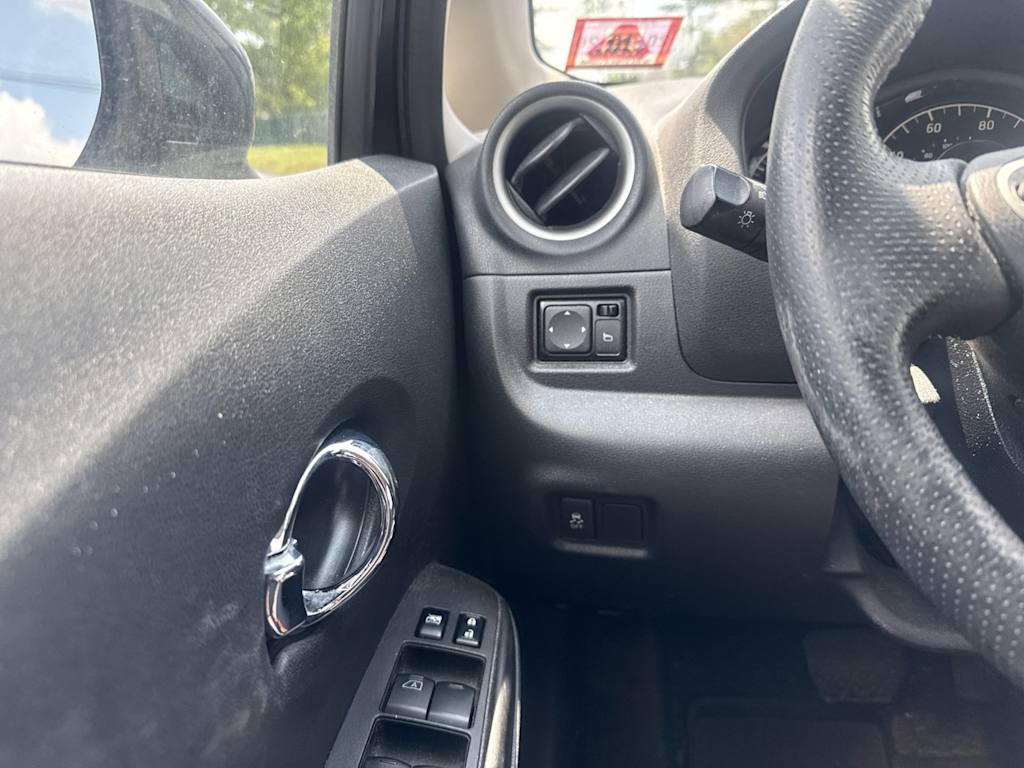 Thumbnail: 2015 Nissan Versa Note - 26