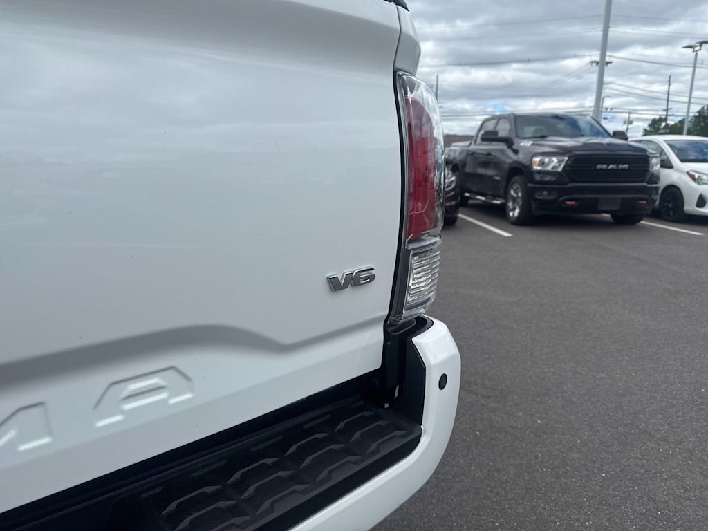 Thumbnail: 2023 Toyota Tacoma - 19