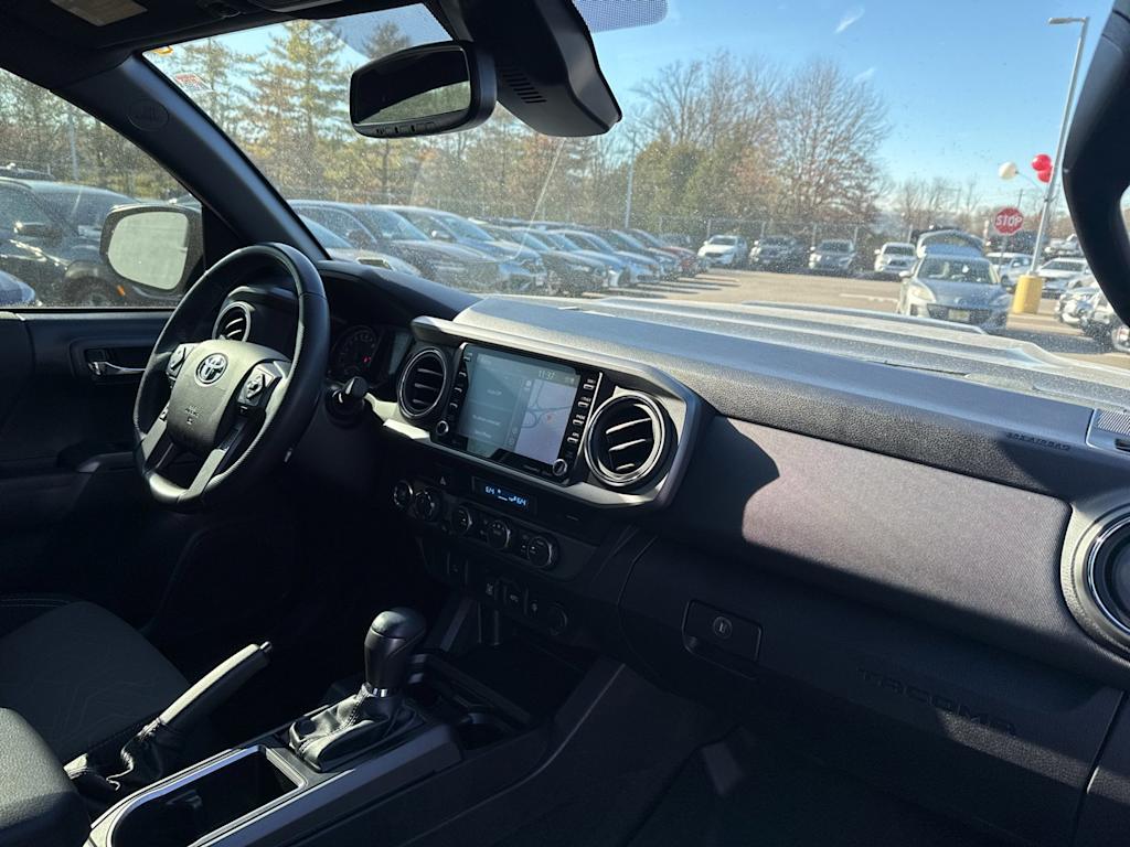 Thumbnail: 2022 Toyota Tacoma - 8