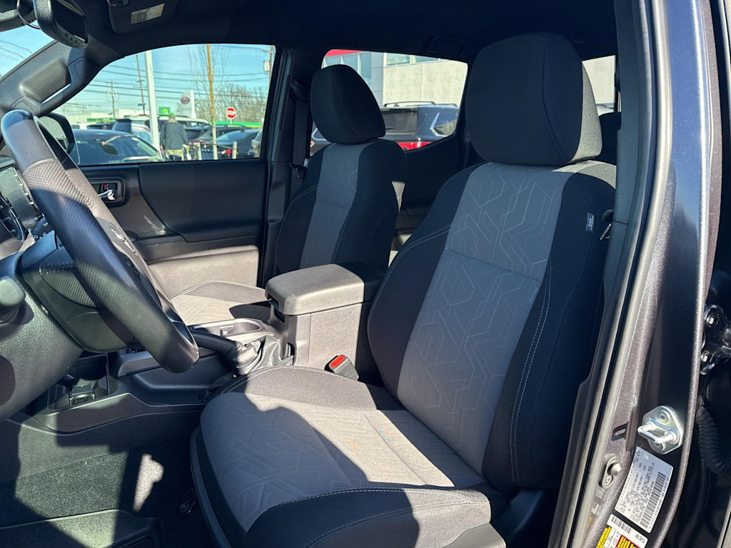 Thumbnail: 2022 Toyota Tacoma - 9