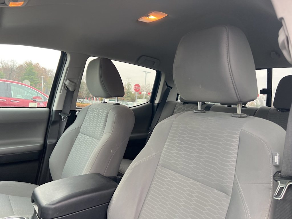 Thumbnail: 2017 Toyota Tacoma - 6