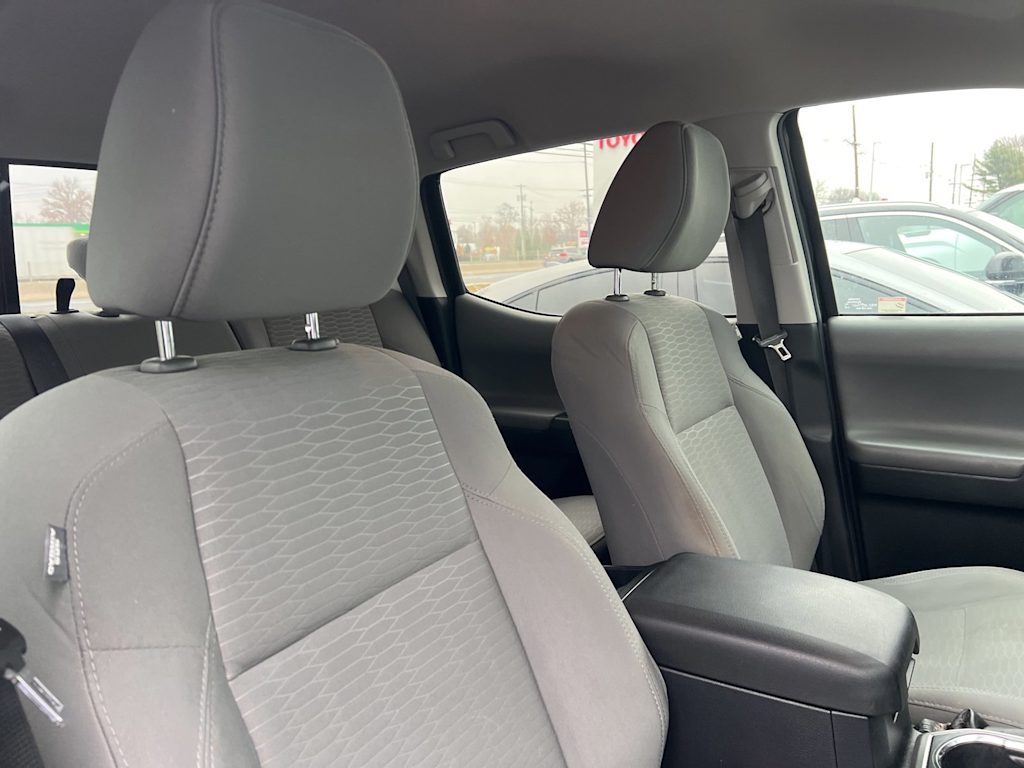 Thumbnail: 2017 Toyota Tacoma - 7