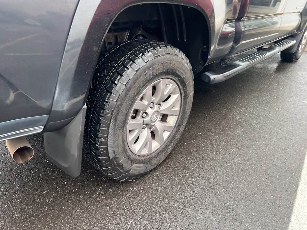 Thumbnail: 2017 Toyota Tacoma - 15