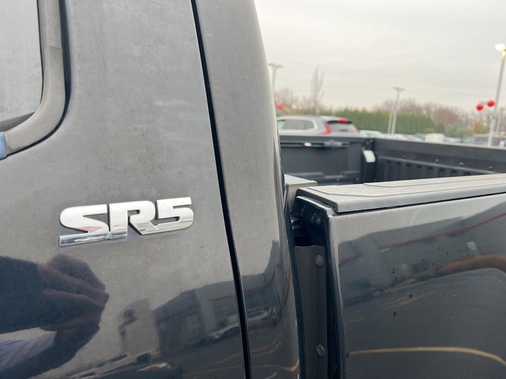 Thumbnail: 2017 Toyota Tacoma - 4