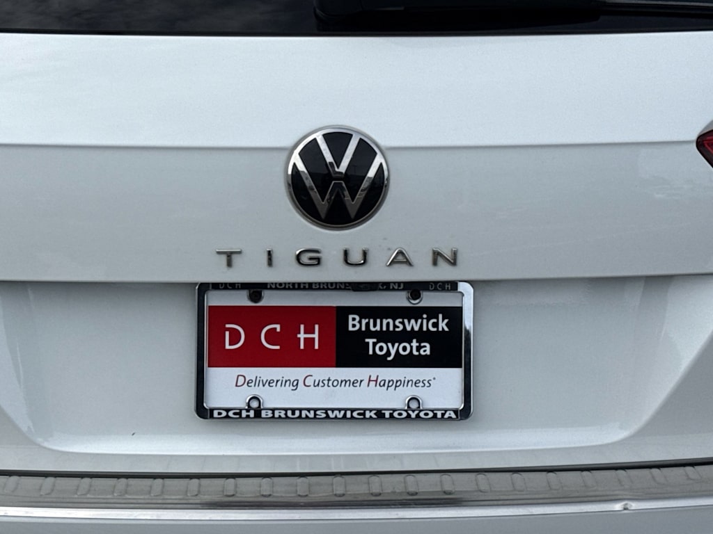 Thumbnail: 2022 Volkswagen Tiguan - 6