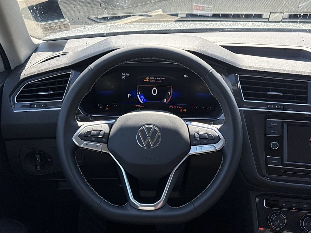 Thumbnail: 2023 Volkswagen Tiguan - 12