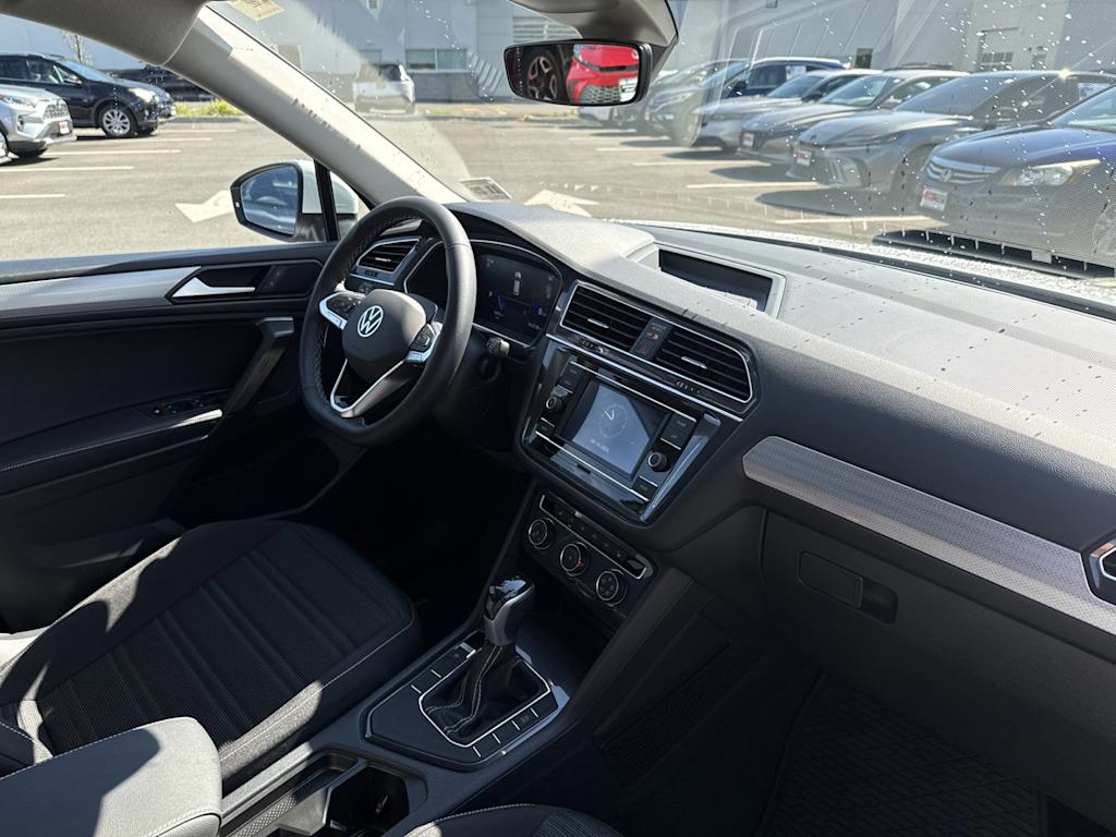 Thumbnail: 2023 Volkswagen Tiguan - 8