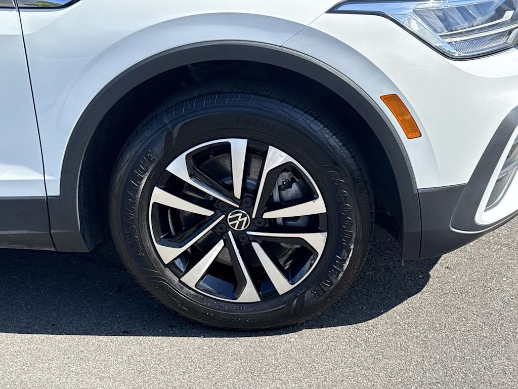 Thumbnail: 2023 Volkswagen Tiguan - 7