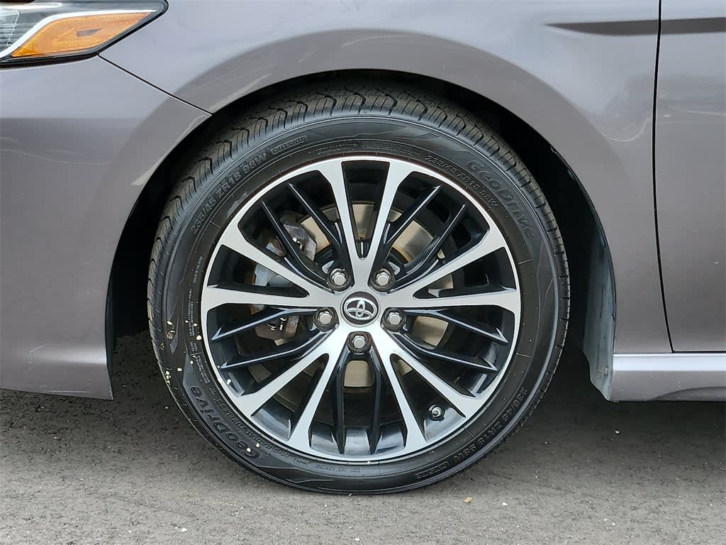 2018 Toyota Camry SE 8