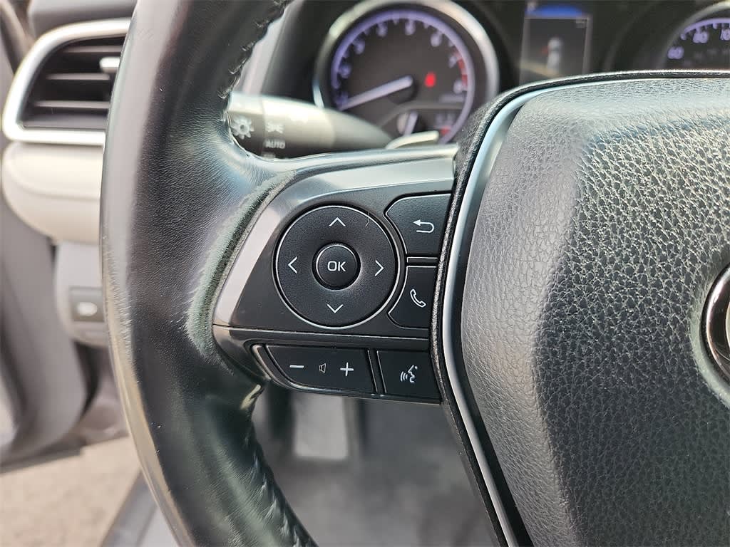 2018 Toyota Camry SE 23