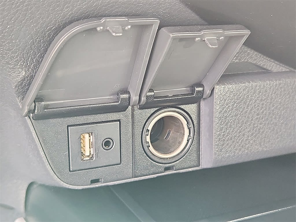 2018 Toyota Camry SE 26