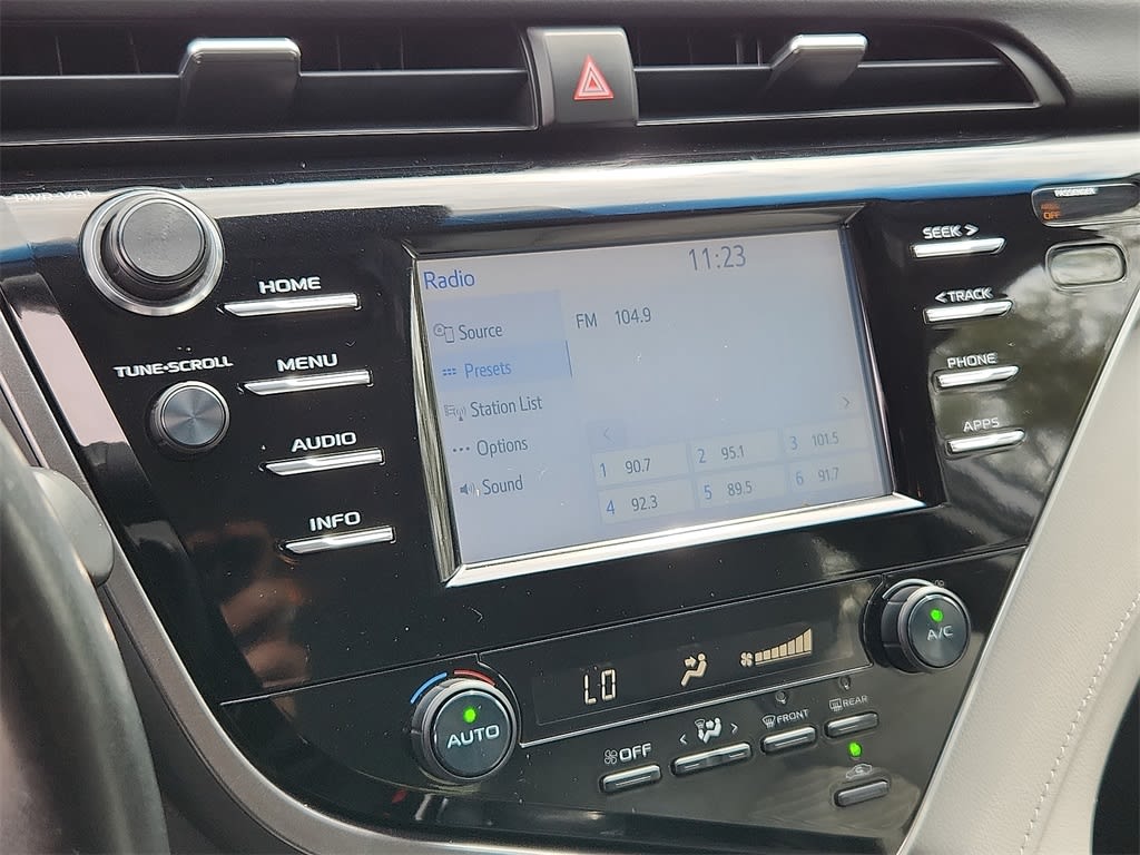 2018 Toyota Camry SE 12