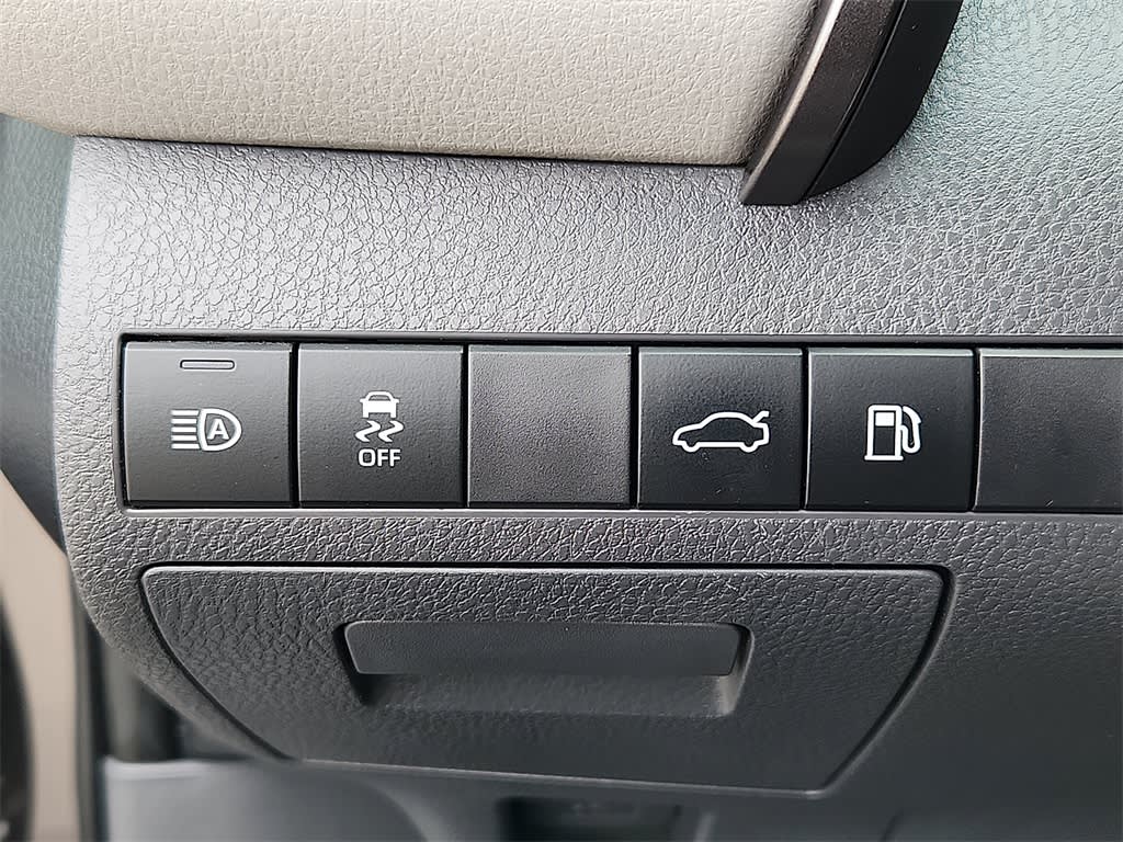 2018 Toyota Camry SE 25
