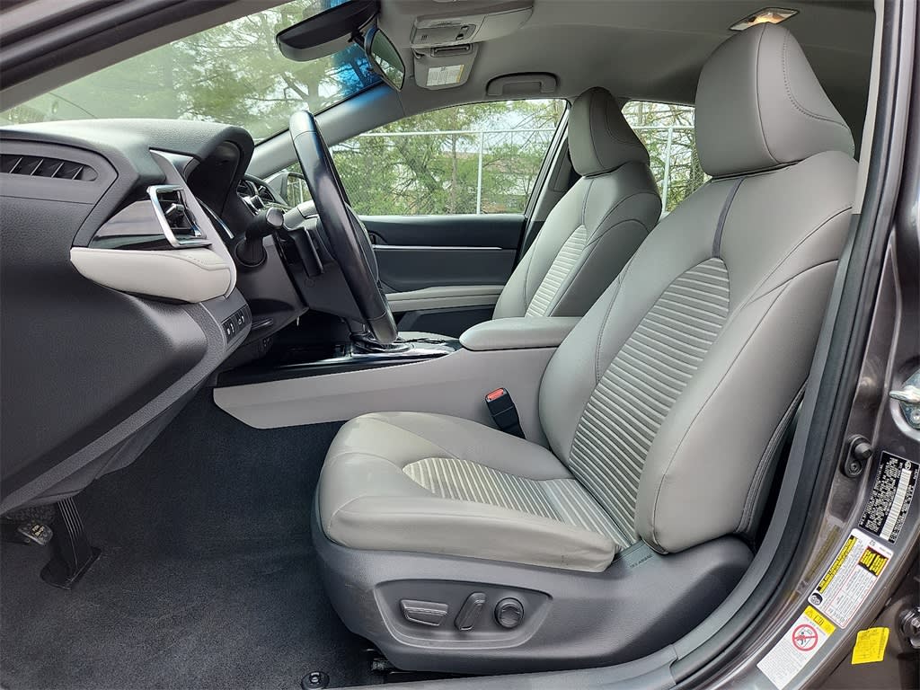 2018 Toyota Camry SE 10