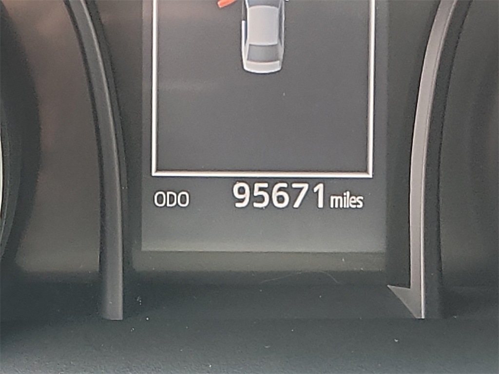 2018 Toyota Camry SE 14