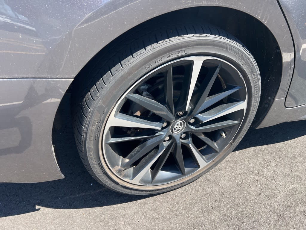 Thumbnail: 2018 Toyota Camry - 10