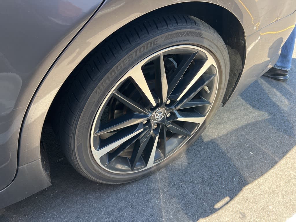 Thumbnail: 2018 Toyota Camry - 4