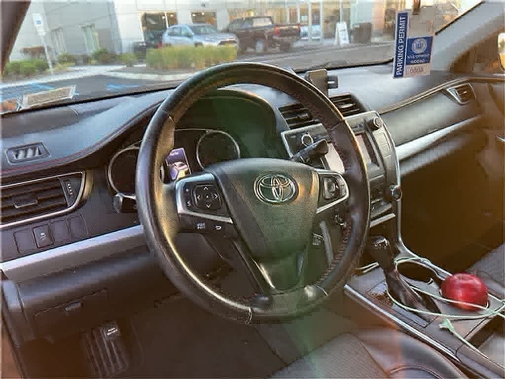 2015 Toyota Camry SE 2