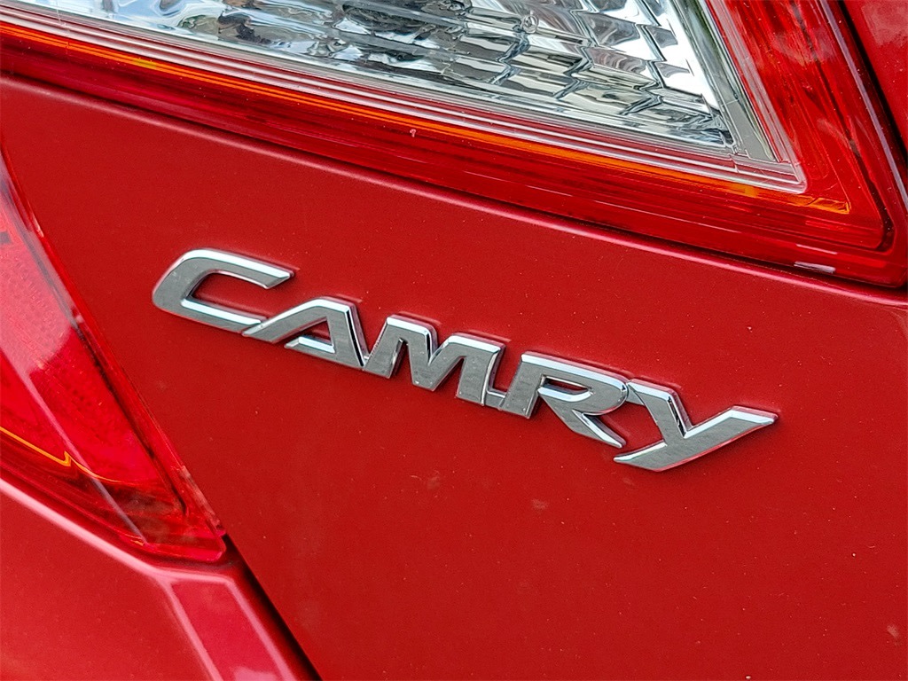 2012 Toyota Camry SE 7