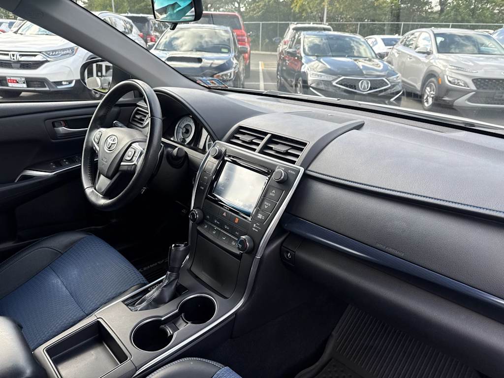 Thumbnail: 2016 Toyota Camry - 7