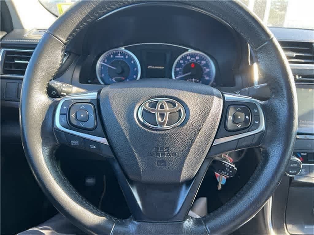 2017 Toyota Camry XLE 11