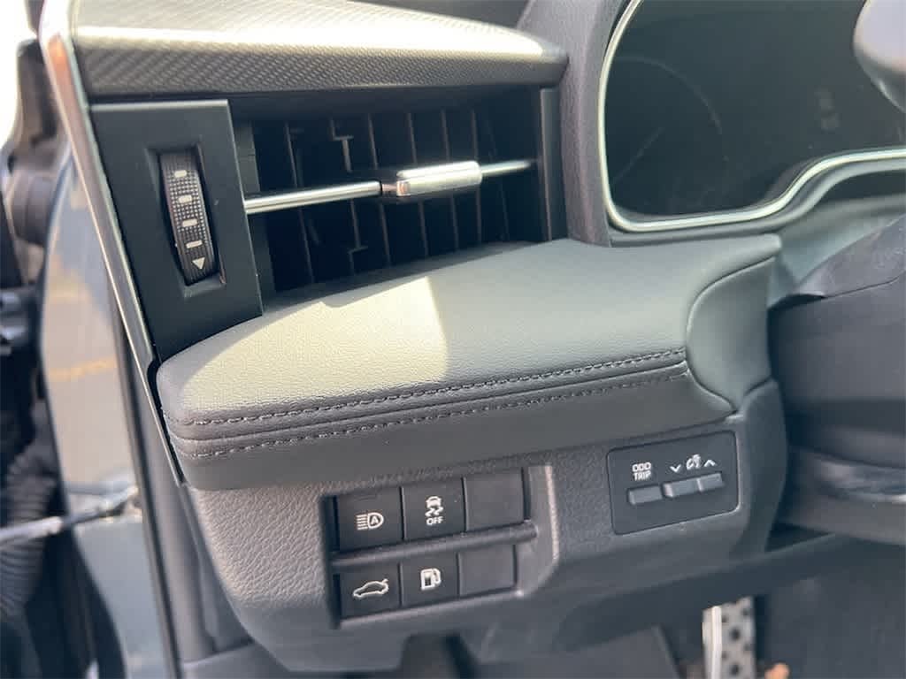2019 Toyota Avalon XSE 21