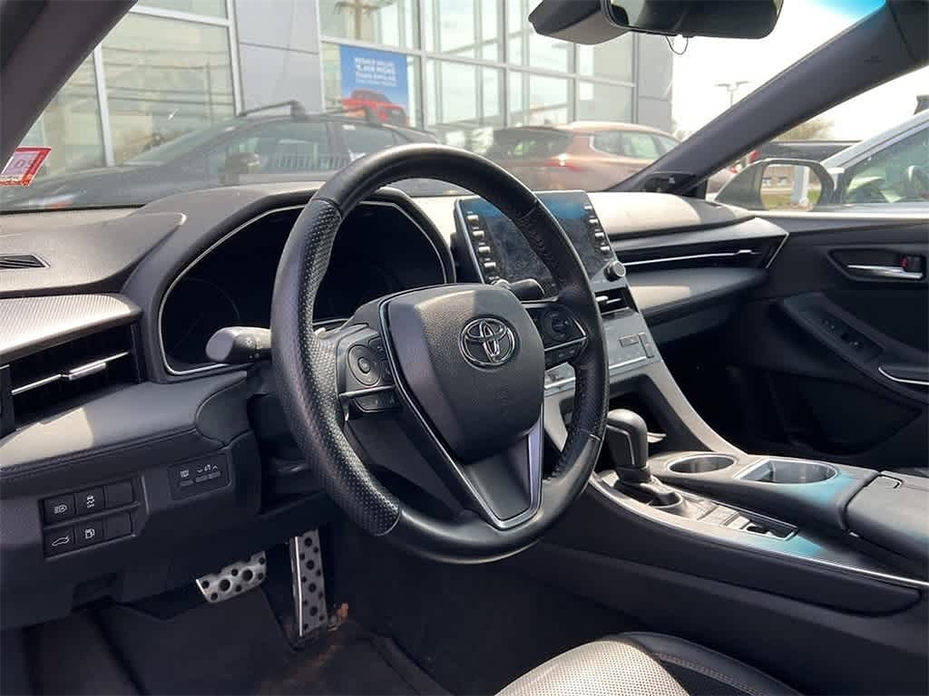 2019 Toyota Avalon XSE 2