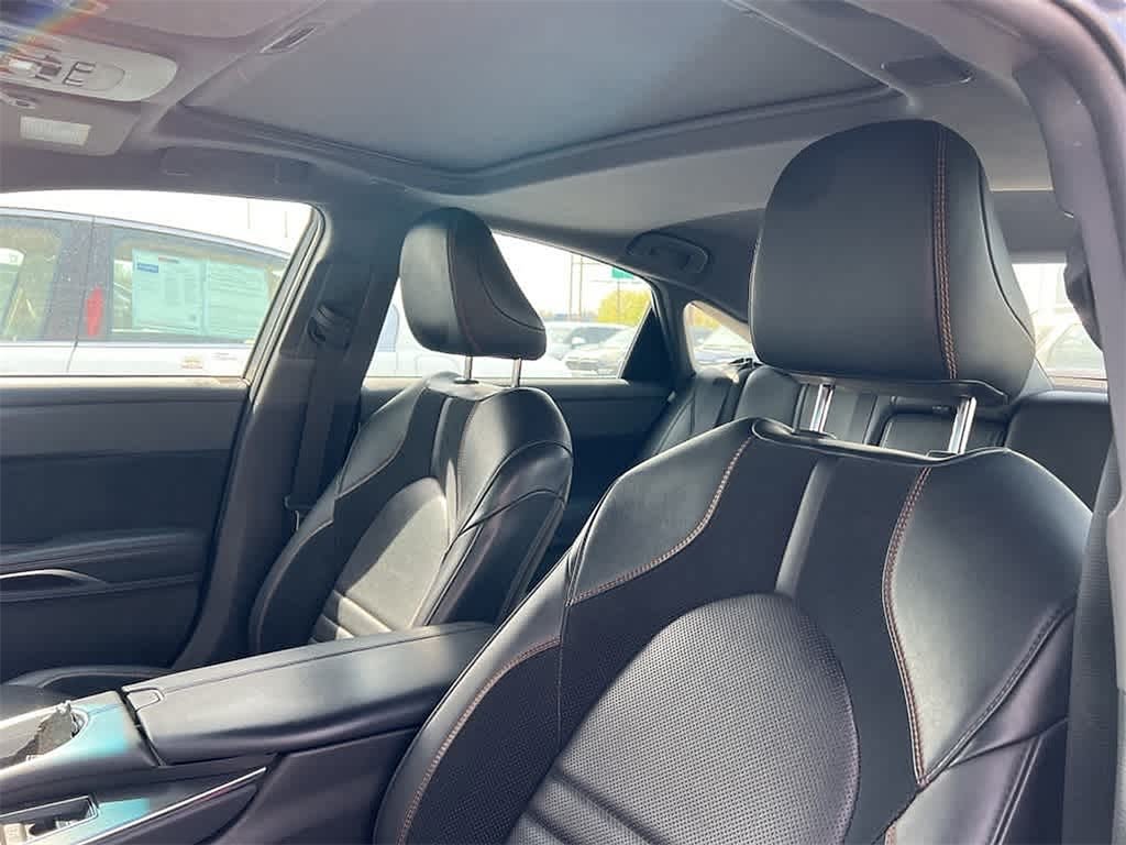 2019 Toyota Avalon XSE 9