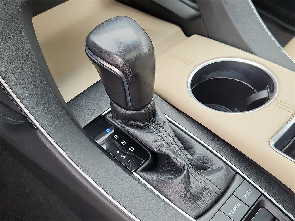 2019 Toyota Avalon Limited 13
