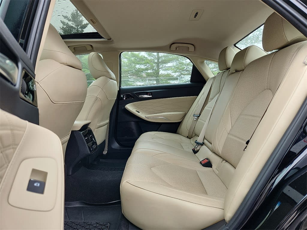2019 Toyota Avalon Limited 11