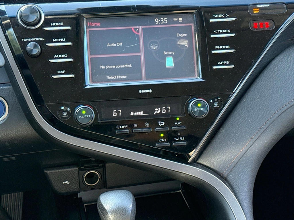 Thumbnail: 2020 Toyota Camry - 14