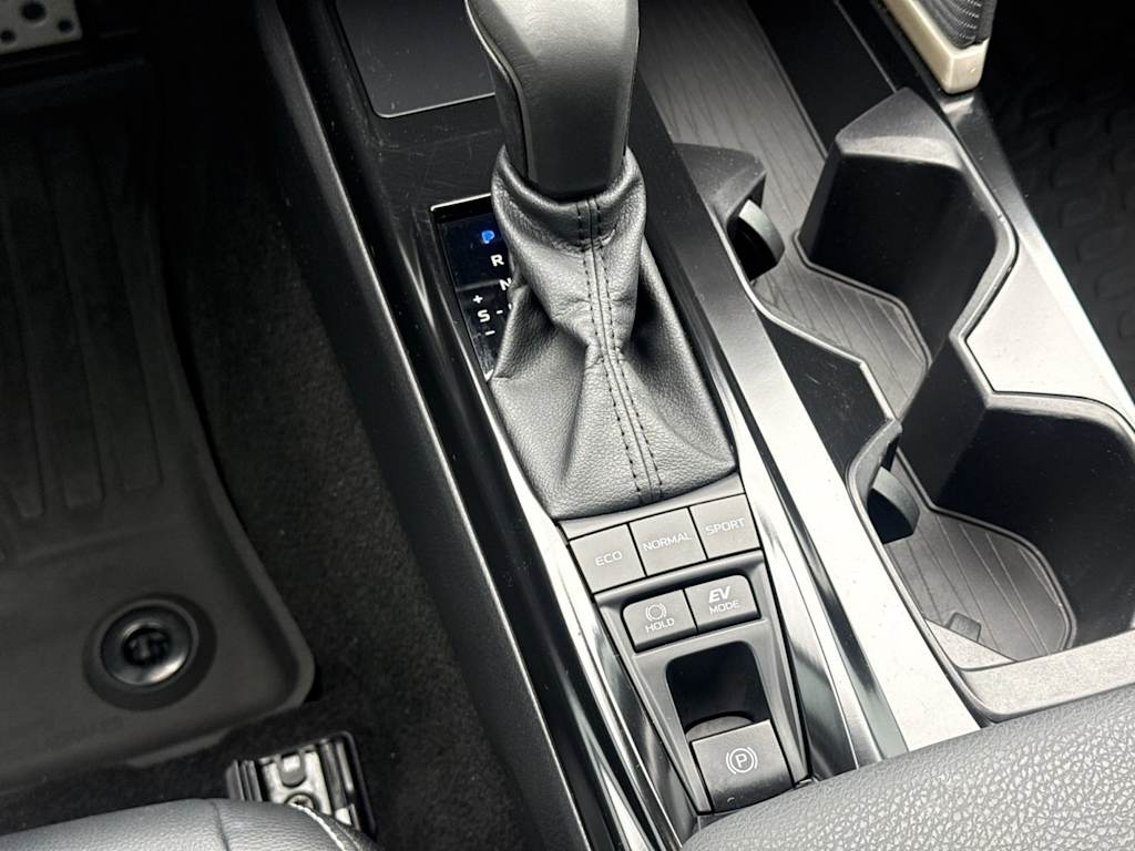 Thumbnail: 2025 Toyota Camry - 14