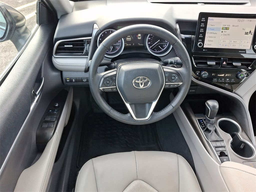 2022 Toyota Camry XLE 2