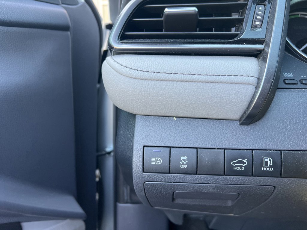 Thumbnail: 2022 Toyota Camry - 14