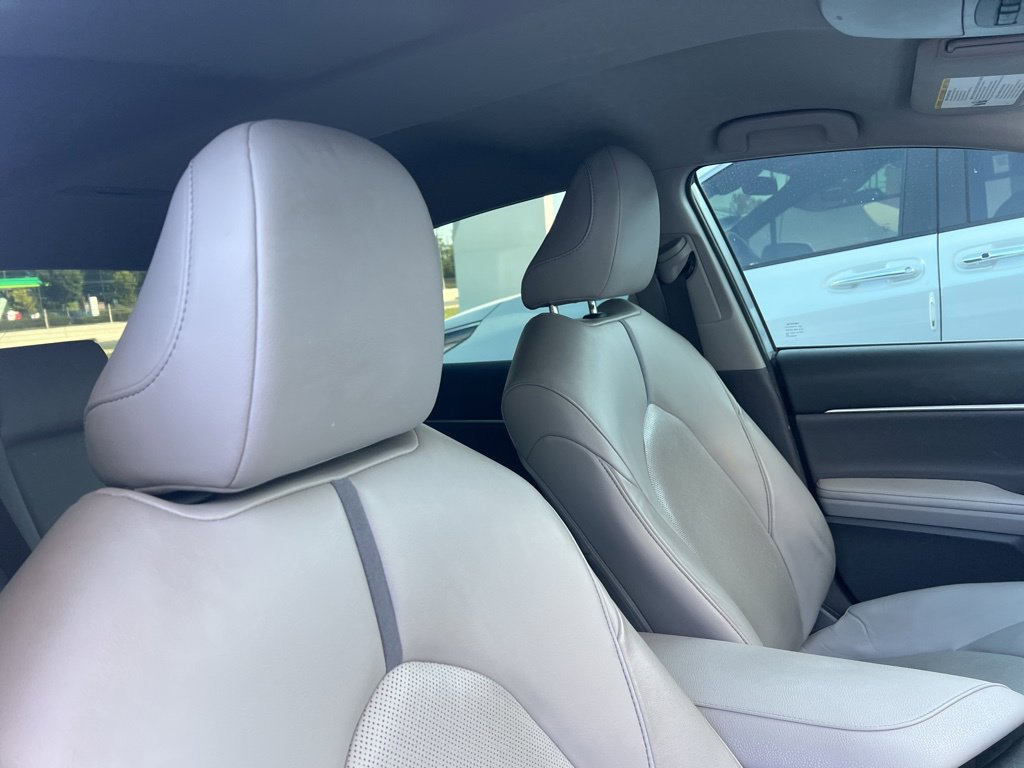 Thumbnail: 2022 Toyota Camry - 11