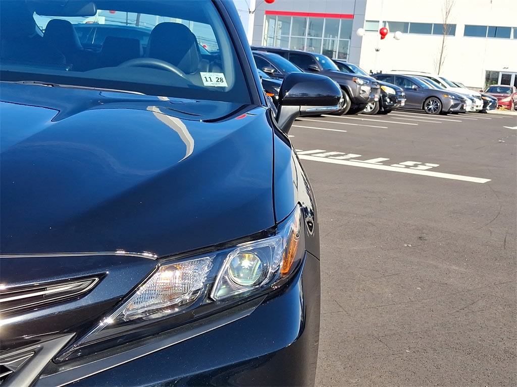 2024 Toyota Camry SE 18