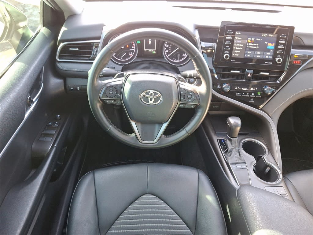 2022 Toyota Camry SE 2