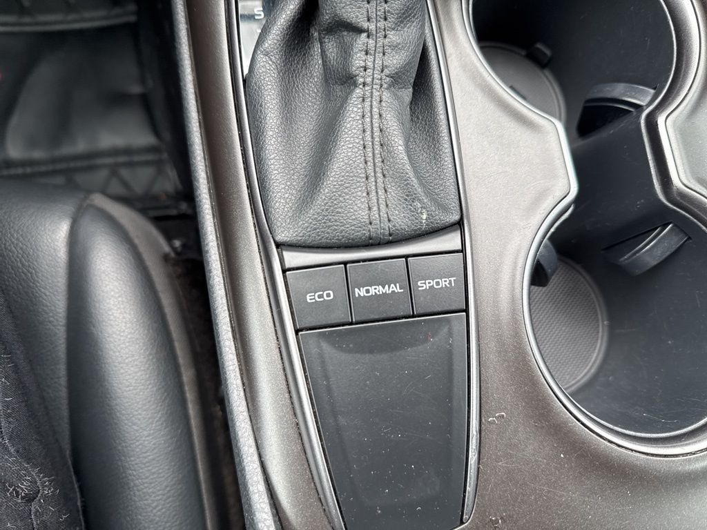 Thumbnail: 2022 Toyota Camry - 25